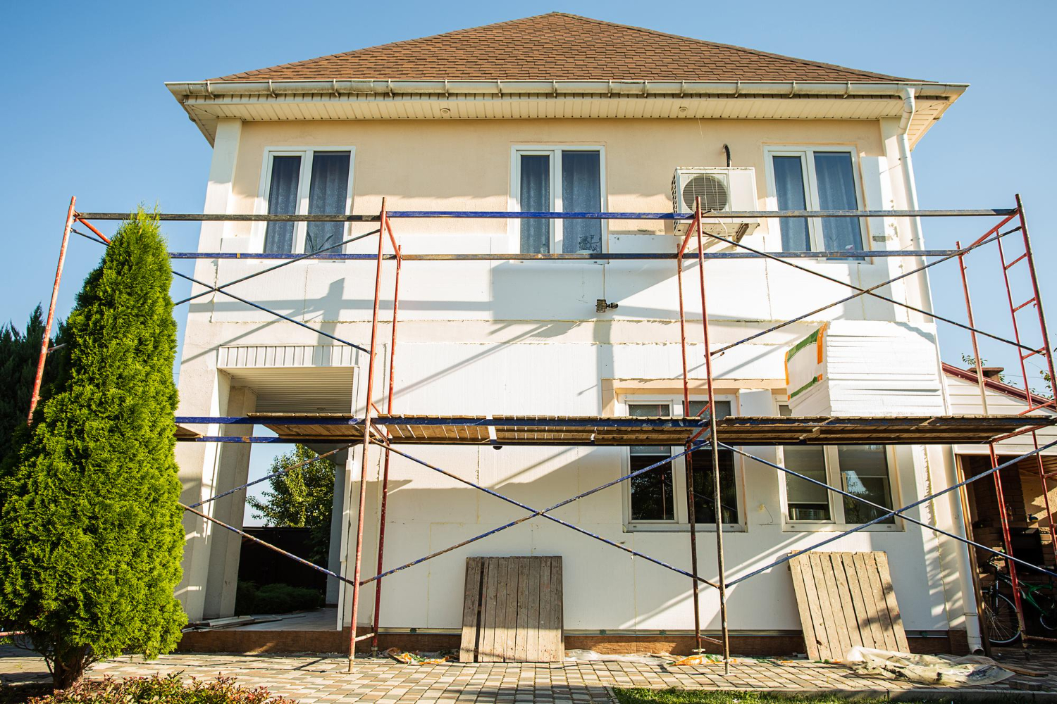 Consolidarea unei case: importanța și beneficiile acestui proces 